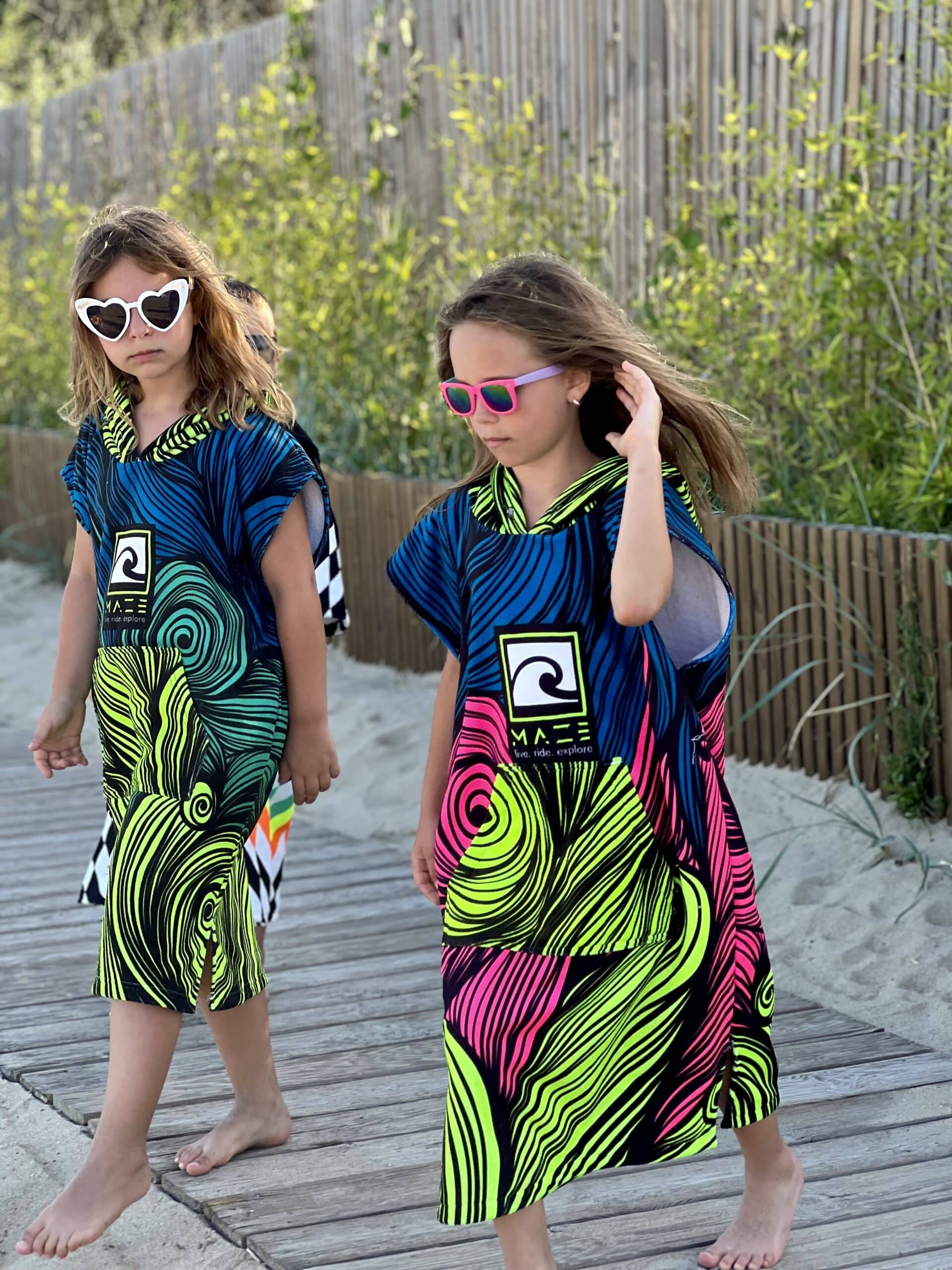 ДЕТСКО ПОНЧО MAZE WAVES PINK