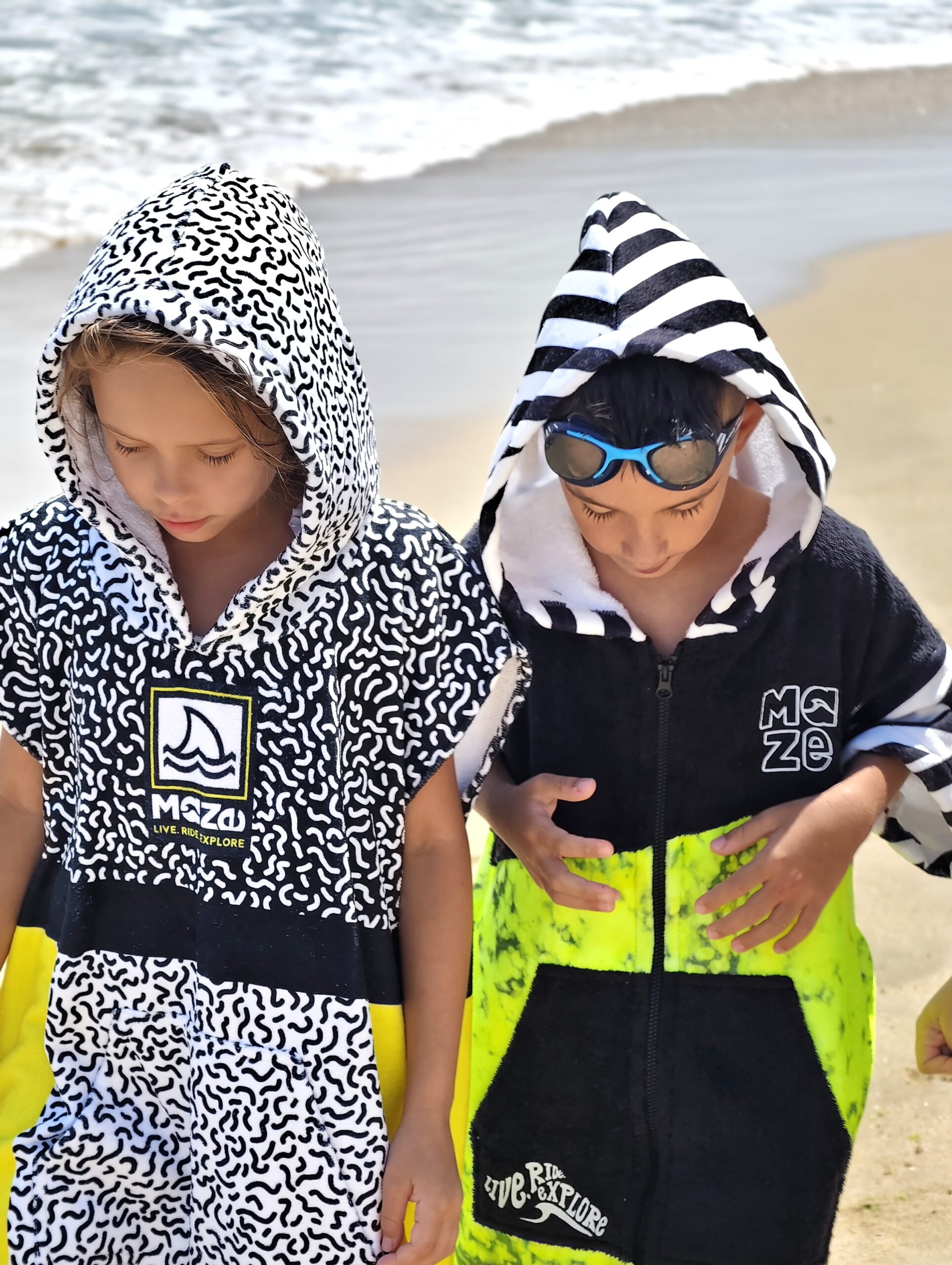 ДЕТСКО ПОНЧО MAZE WORMS