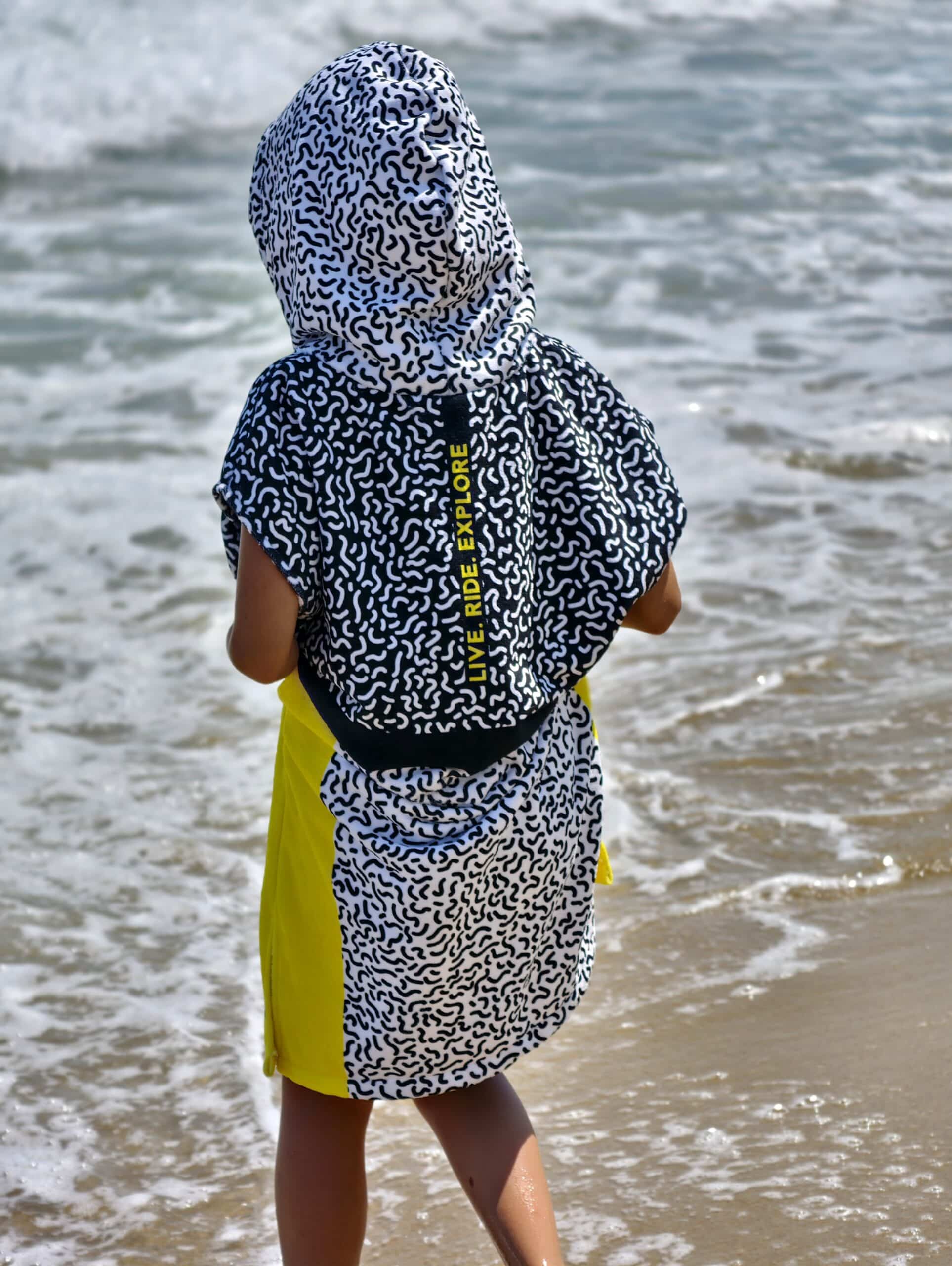 ДЕТСКО ПОНЧО MAZE WORMS