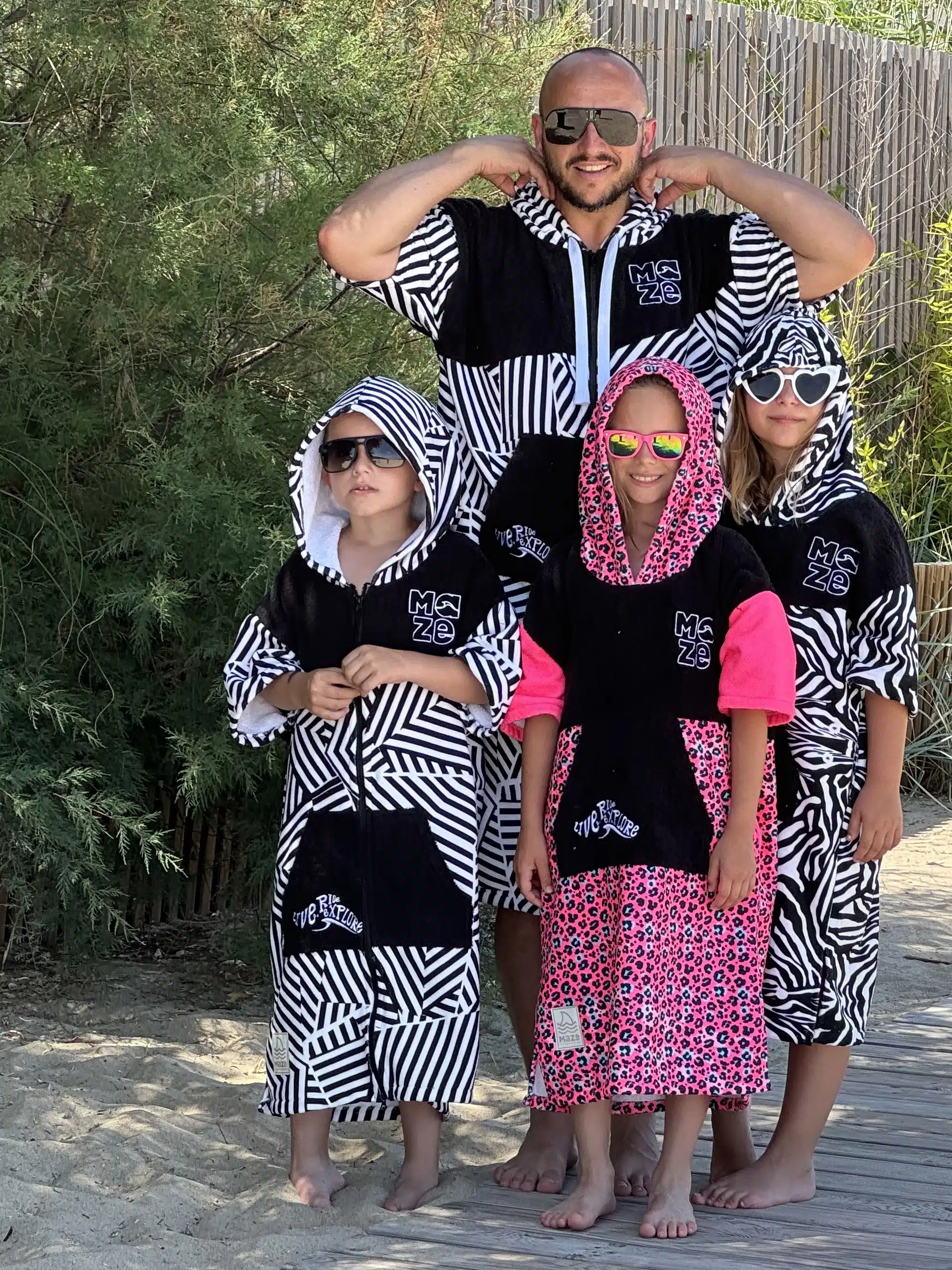 ДЕТСКО ПОНЧО MAZE STRIPES BW ZIP