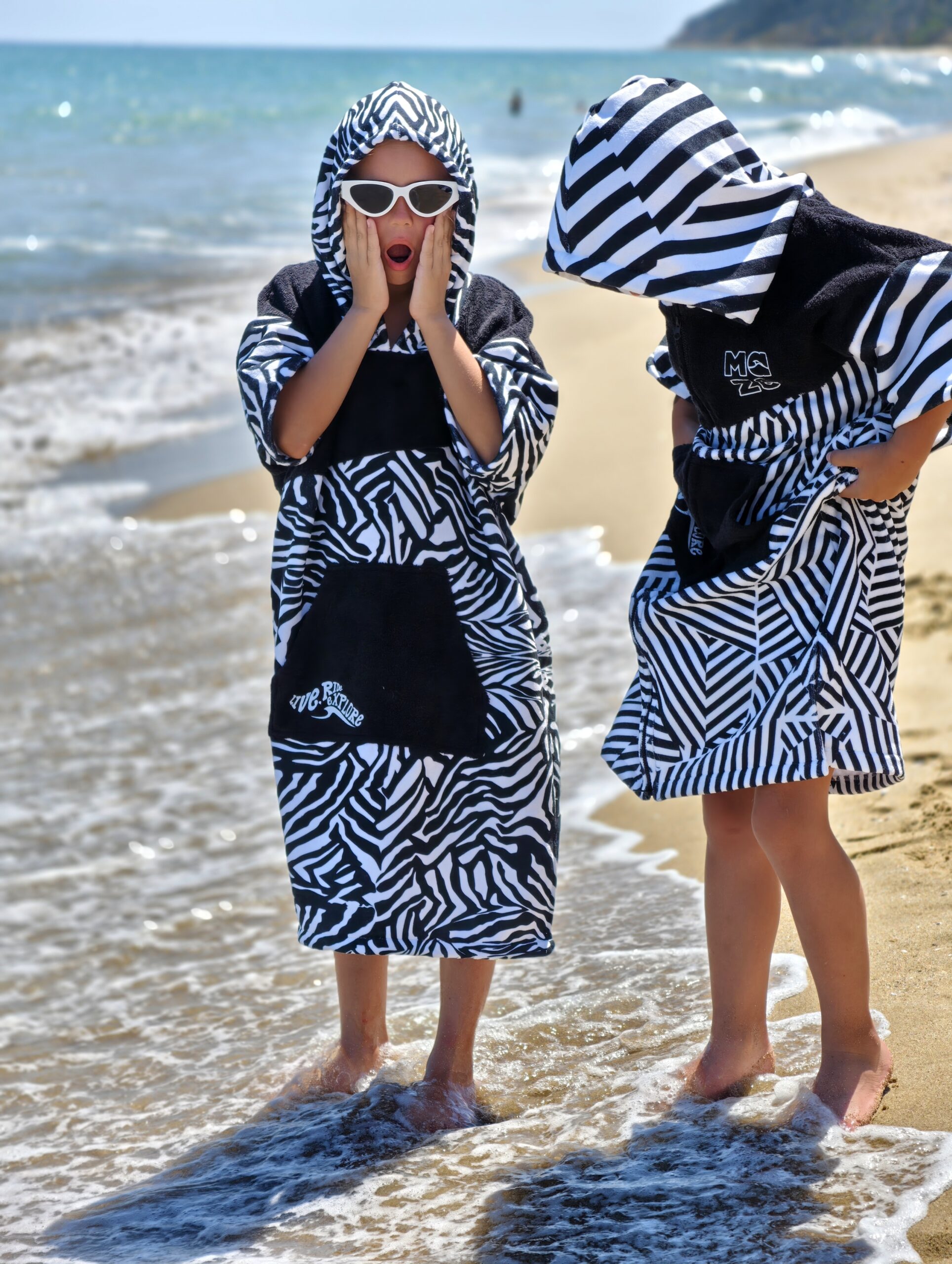 ДЕТСКО ПОНЧО MAZE ZEBRA