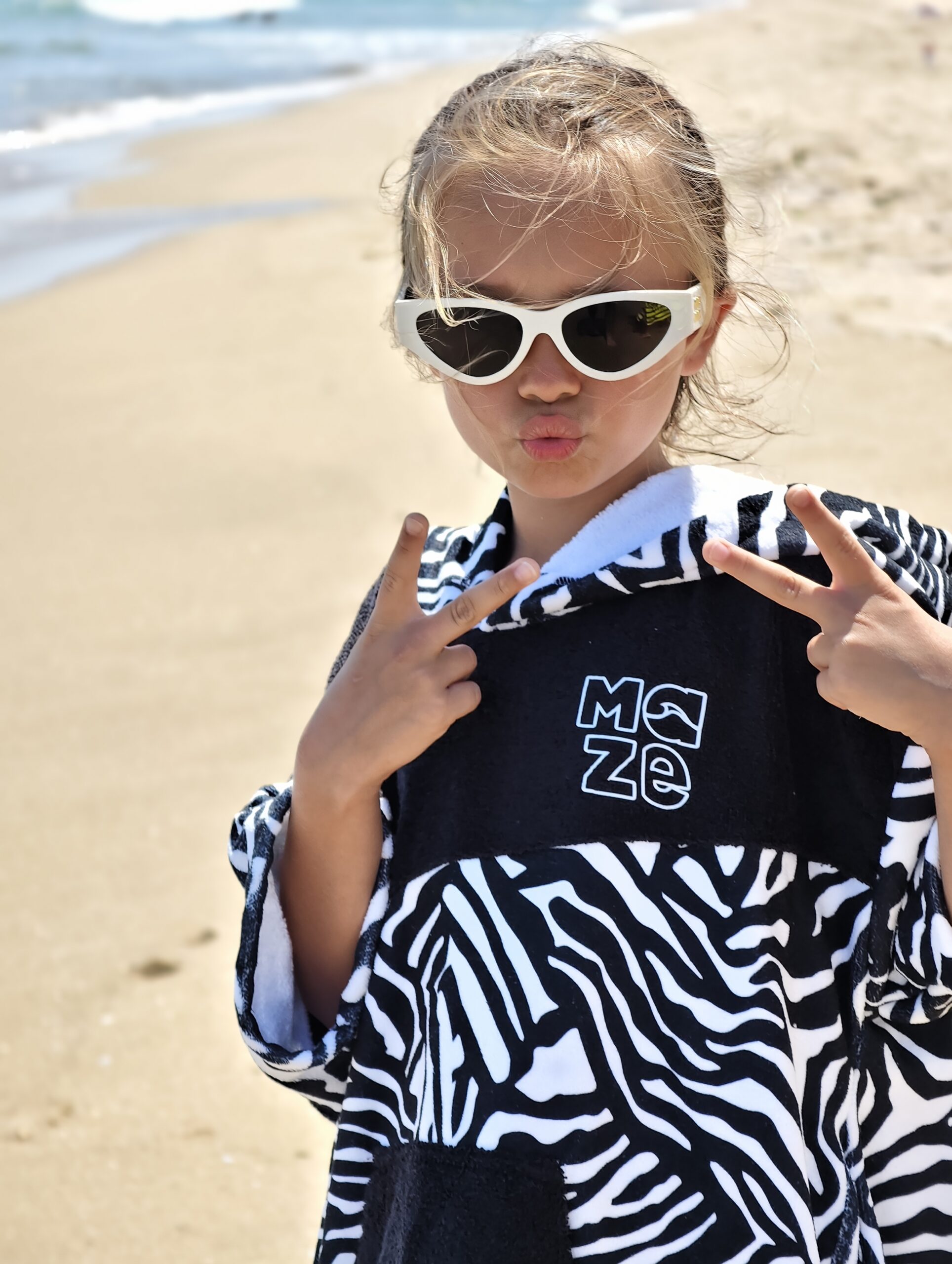 ДЕТСКО ПОНЧО MAZE ZEBRA